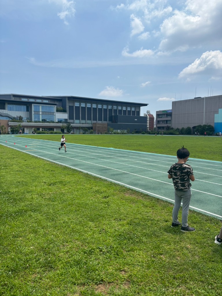 測定会でトラックを走る様子